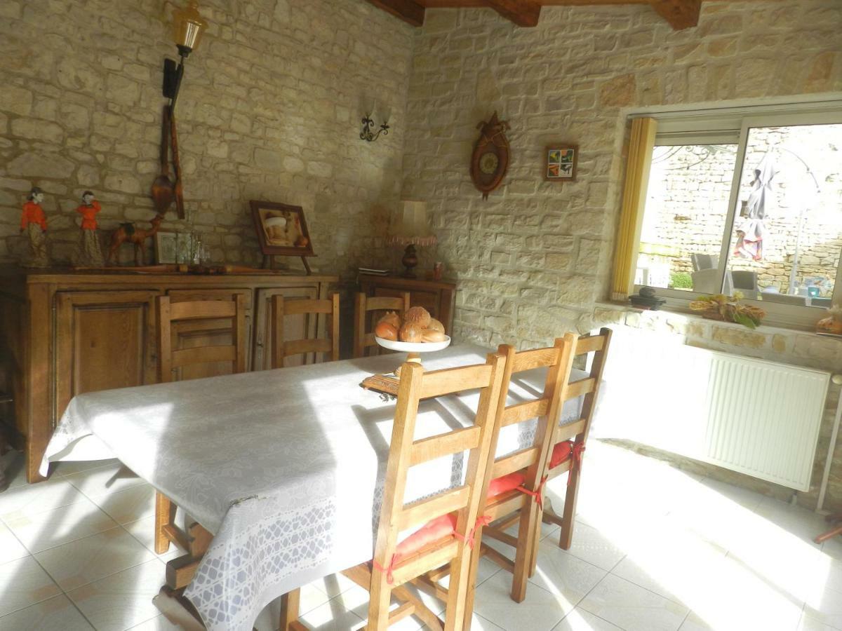 Les Quatre Saisons Villa Saint-Angeau Bagian luar foto